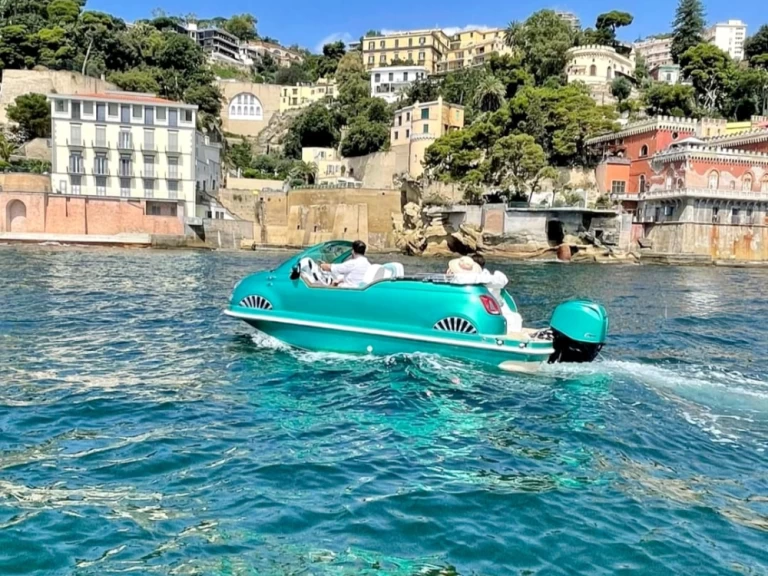 Location bateau fiat 500 VIP LOUNGE à Naples sur Samboat