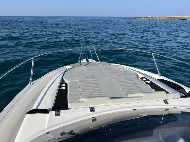 Location Bateau à moteur Karnic avec permis