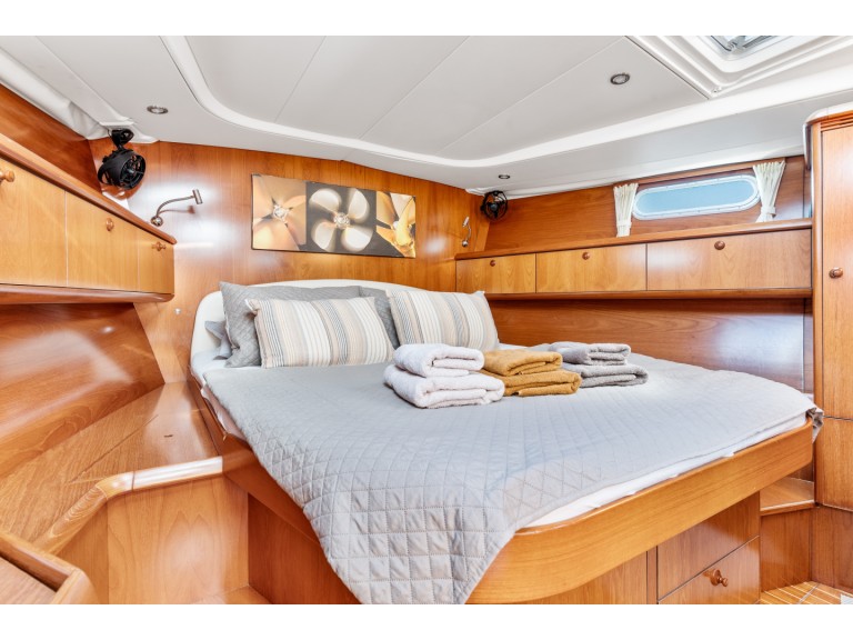 Louer Voilier avec ou sans skipper Jeanneau à Álimos