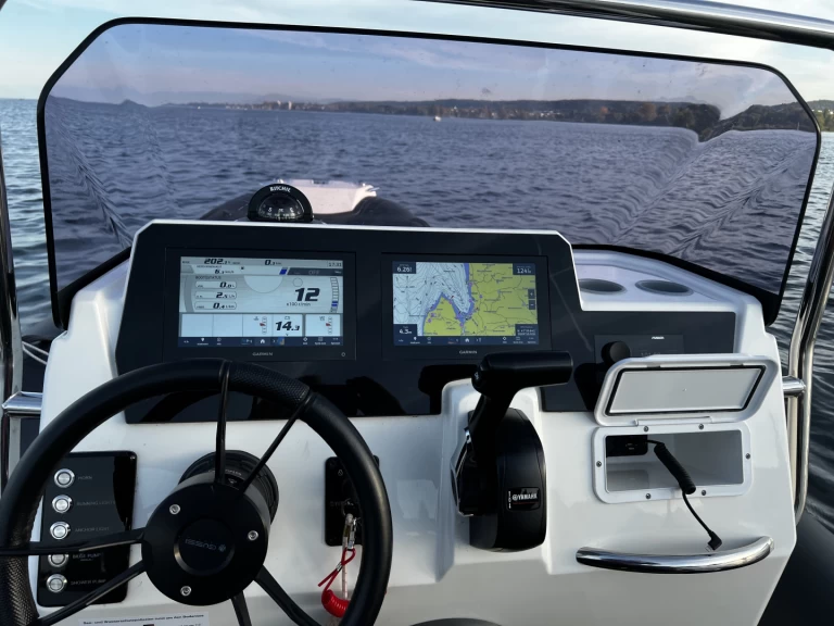 Semi-rigide à louer à Kreuzlingen au meilleur prix