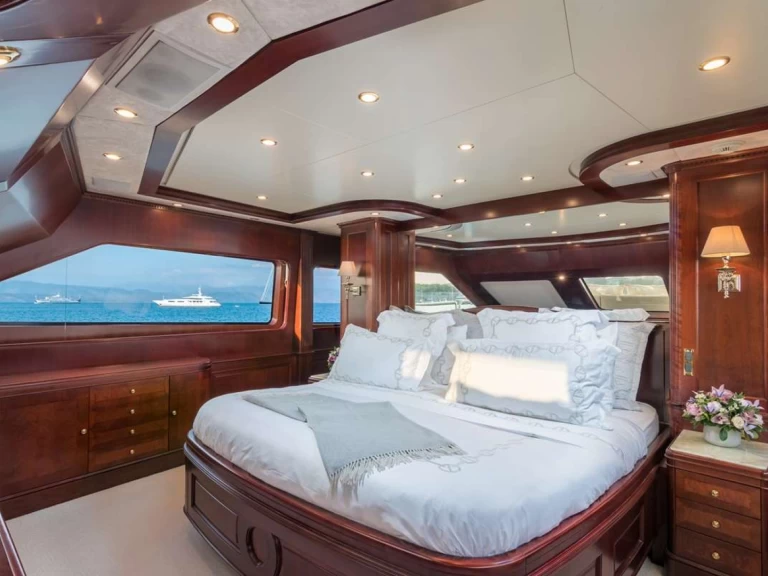 Location bateau Benetti ENDLESS SUMMER à Saint-Raphaël sur Samboat