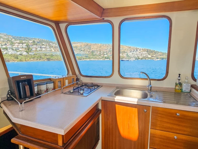 Louer Bateau à moteur avec ou sans skipper  à Yalıkavak