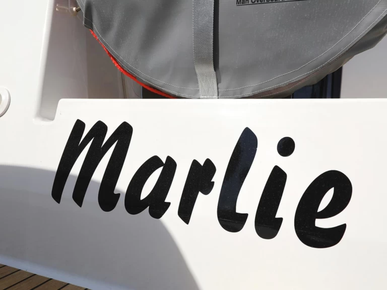 Louer Bateau à moteur avec ou sans skipper Fountaine Pajot à Trogir