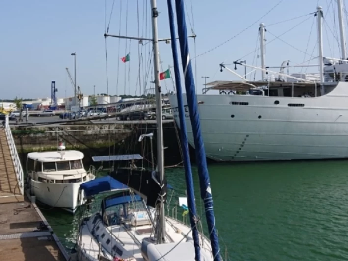 Location bateau Saint-Brieuc pas cher Dufour 41 Classic