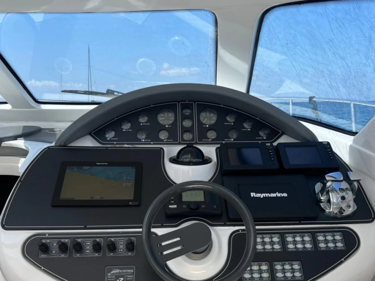 Bateau à moteur à louer à Naples au meilleur prix