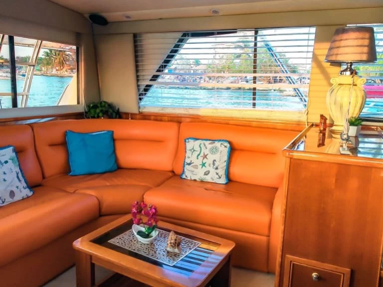 Location Bateau à moteur Riviera avec permis