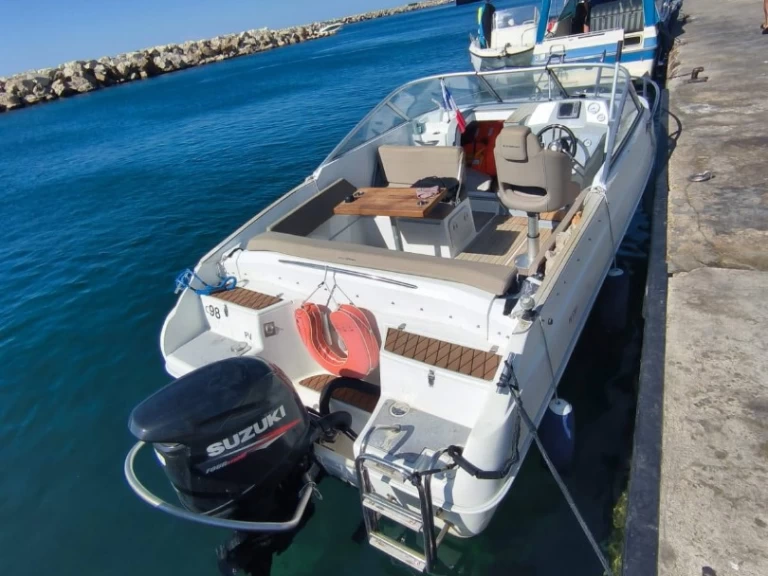 Bateau à moteur à louer à Marseille au meilleur prix