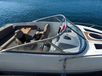 Yacht charter Marseille cheap 22 cruiser 