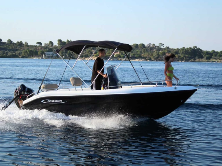 Bateau à moteur à louer à Faliraki au meilleur prix