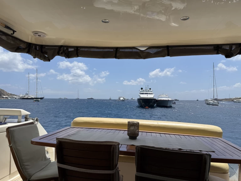 Location bateau Aicon aicon 64 à Órmos Bay sur Samboat