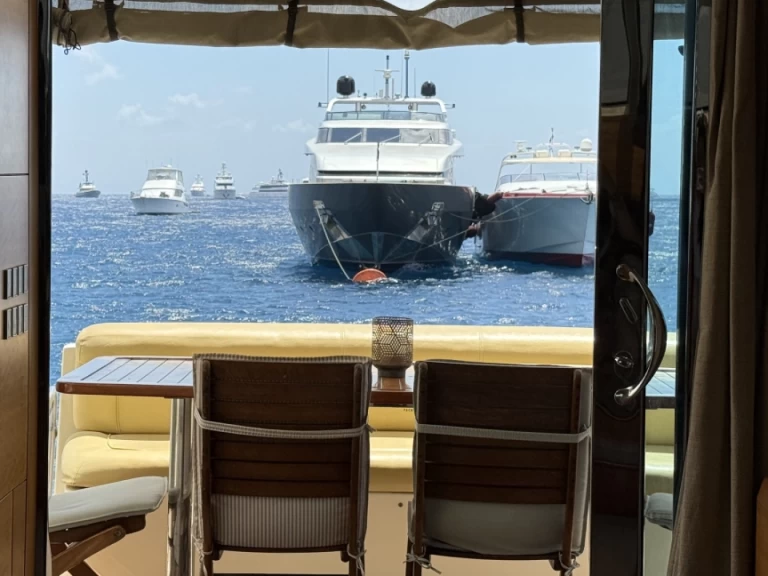 Yacht à louer à Órmos Bay au meilleur prix