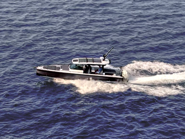 Location Bateau à moteur à Paros (Ile) - Axopar Axopar 37 Sun-Top