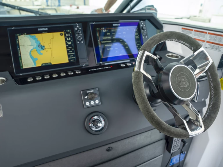 Louer Bateau à moteur avec ou sans skipper Axopar à Lávrio