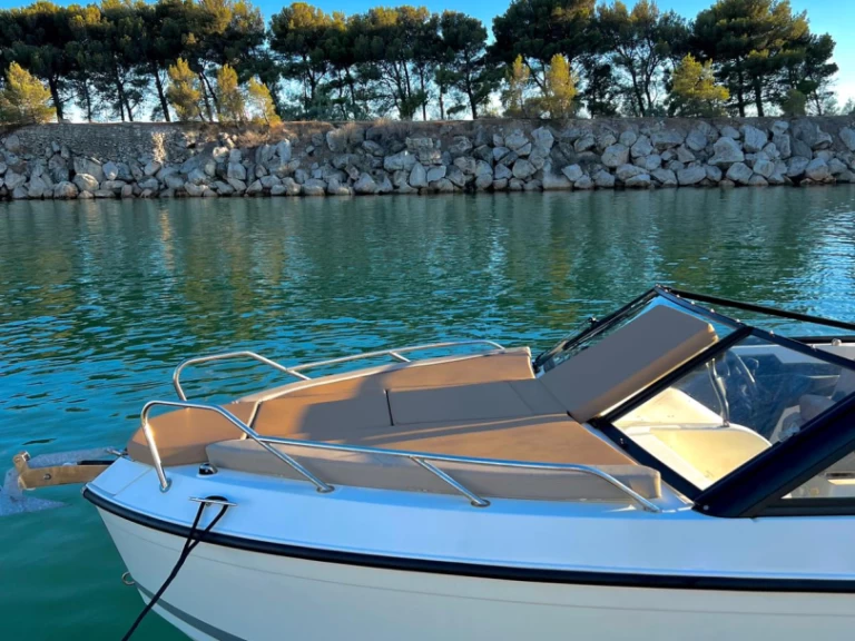 Location bateau Marseille pas cher Activ 675 Pack Sport