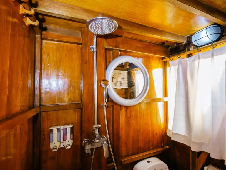 Location bateau Labuan Bajo pas cher Phinisi Boat