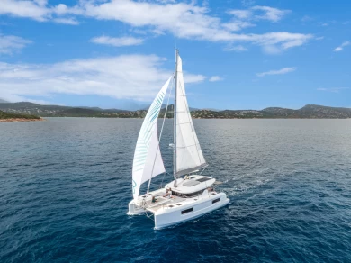 Noleggio Catamarano Lagoon con patente nautica