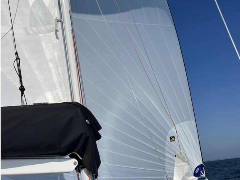 Location bateau La Trinité-sur-Mer pas cher Mojito 650