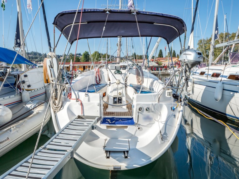 Louer Voilier avec ou sans skipper Bavaria à Gouviá