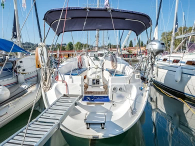 Hire Sailboat with or without skipper Bavaria Gouviá