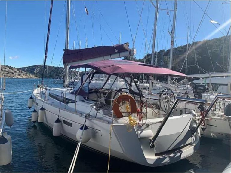 Location à Gouviá - Jeanneau Sun Odyssey 509 sur SamBoat