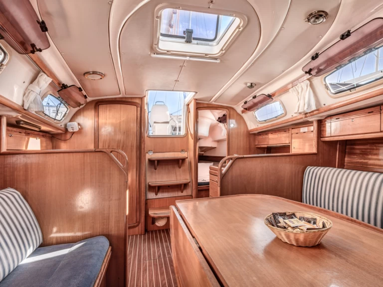 Louer Voilier avec ou sans skipper Bavaria à Gouviá