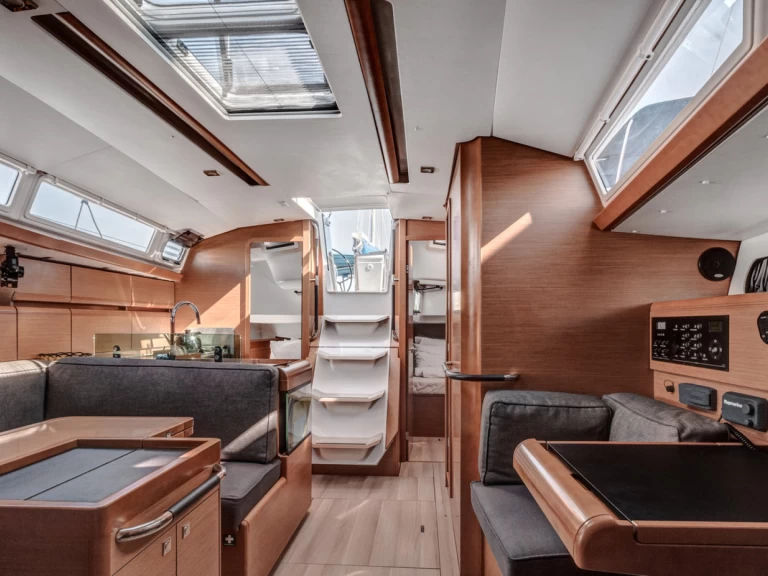 Jeanneau Sun Odyssey 419 a louer à Gouviá