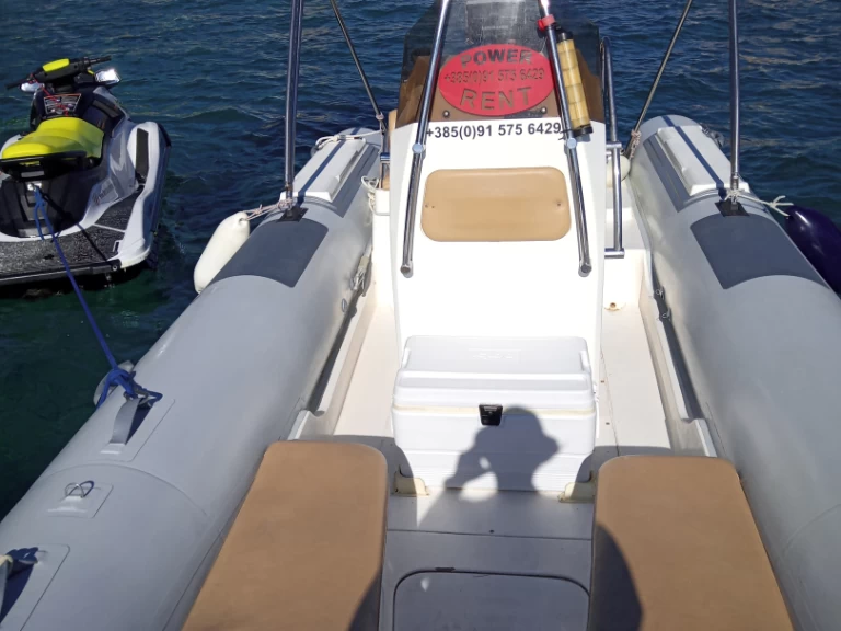 Louez un Bwa Bwa à Prižba