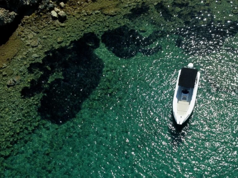 Semi-rigide à louer à Palaio Faliro au meilleur prix