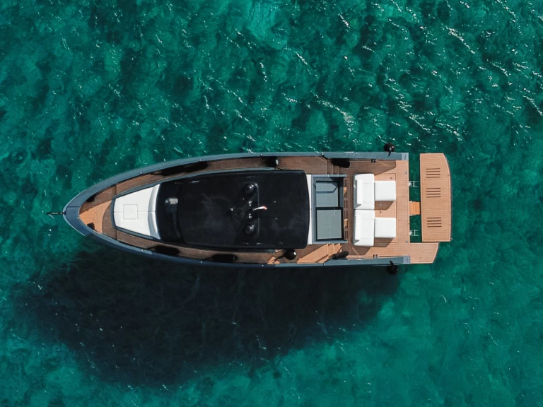 Location bateau mandayacht S05.3 à Poltu Quatu sur Samboat