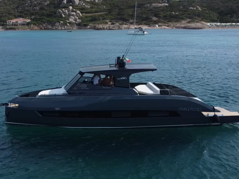 Louer Bateau à moteur avec ou sans skipper mandayacht à Poltu Quatu