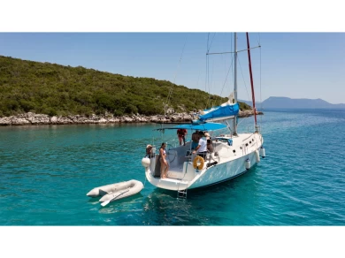 Rent a Bénéteau Cyclades 43.4 Lefkáda