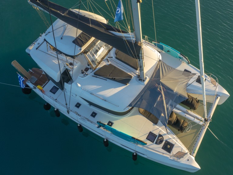 Louer Catamaran avec ou sans skipper Lagoon à Álimos