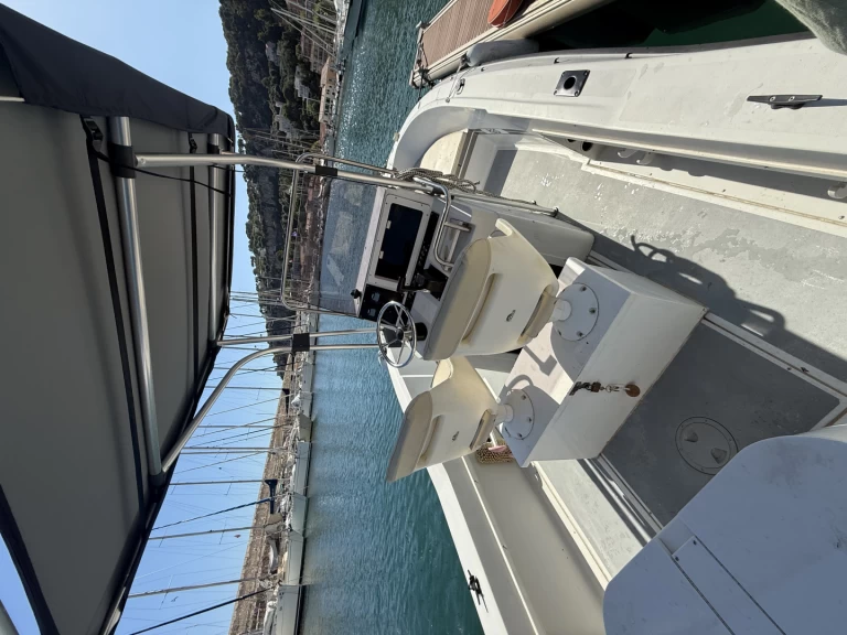 Location bateau Mandelieu-la-Napoule pas cher Quest 207