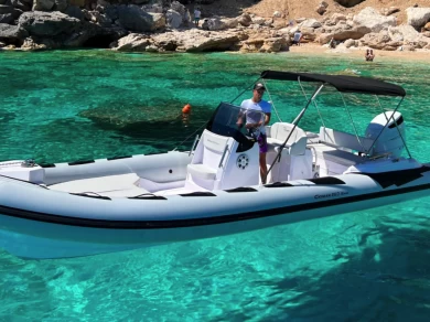 Noleggio Gommone Ranieri con patente nautica