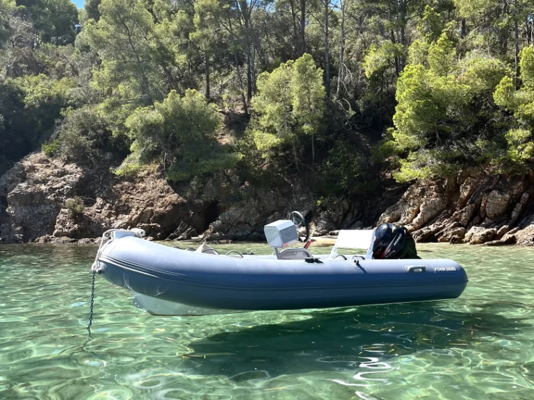Location Semi-rigide à Le Lavandou - Four SEAS  RIB ALU 360