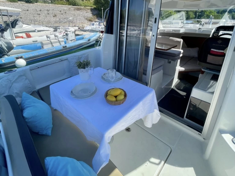 Location Bateau à moteur à Sibenik - Jeanneau Merry Fisher 695