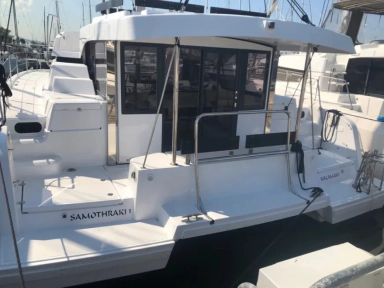 Catamaran à louer à Lefkáda au meilleur prix