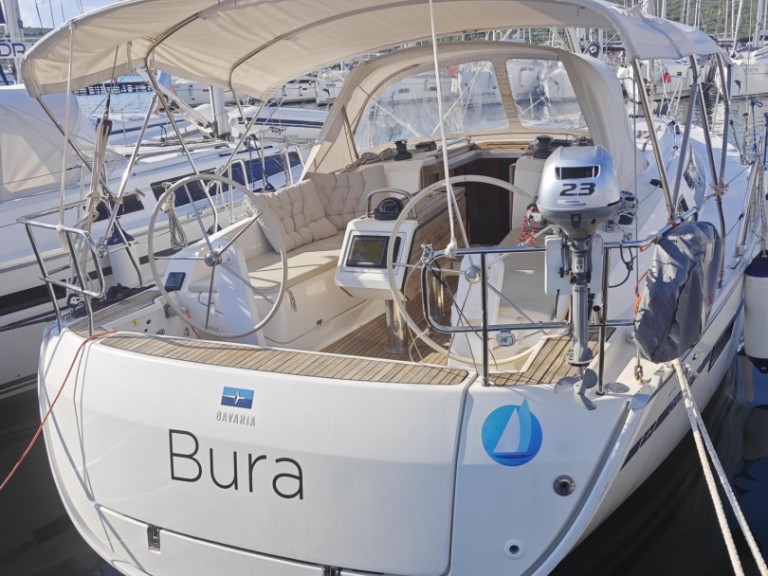 Bavaria Cruiser 37 a louer à Punat