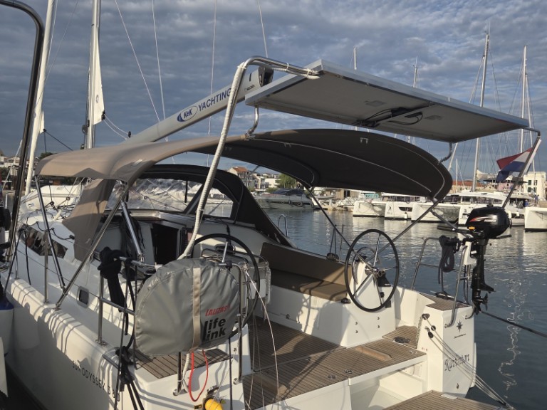 Location à Pirovac - Jeanneau Sun Odyssey 380 sur SamBoat