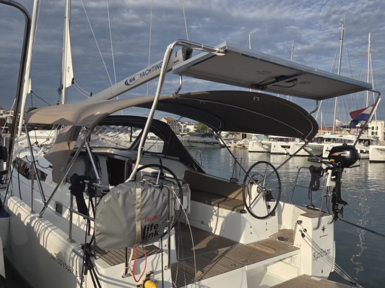 Location à Pirovac - Jeanneau Sun Odyssey 380 sur SamBoat