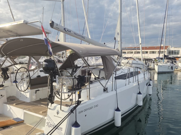 Louez un Jeanneau Sun Odyssey 380 à Pirovac