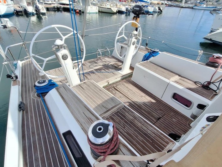 Location bateau La Rochelle pas cher Grand Soleil 39