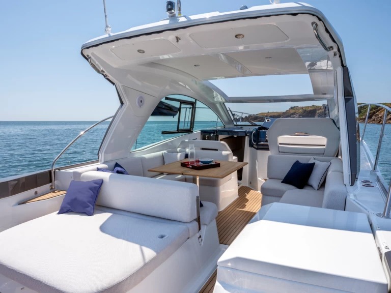 Location Bateau à moteur à Ajaccio - Bénéteau Gran Turismo 36