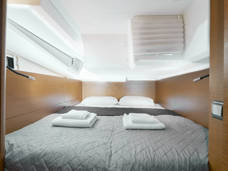 Location bateau Álimos pas cher Sun Odyssey 440