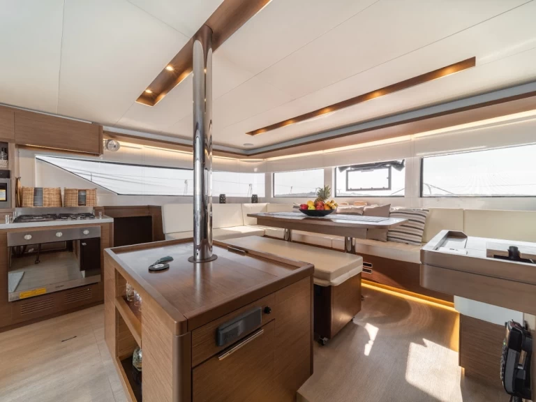 Location à Álimos - Lagoon Lagoon 50 sur SamBoat