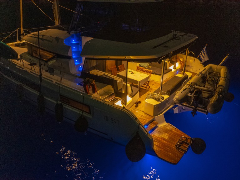 Location bateau Álimos pas cher Lagoon 51