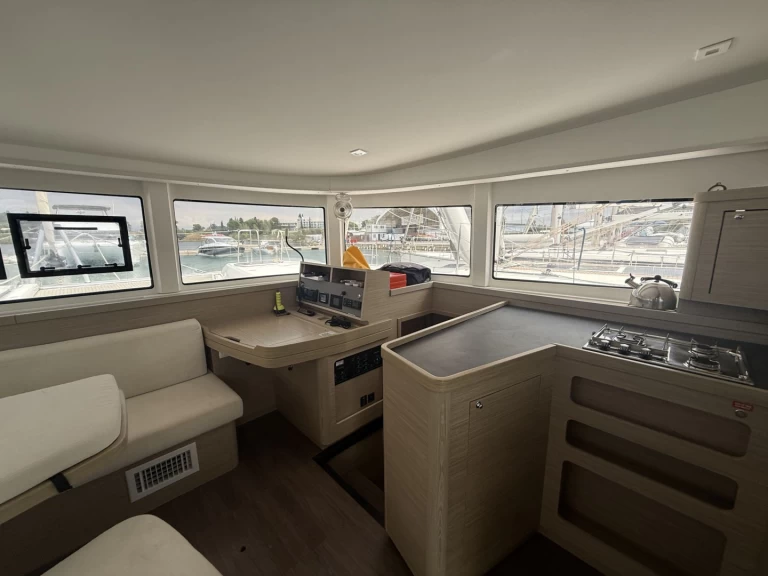 Location bateau Lagoon Lagoon 42 à Gouviá sur Samboat