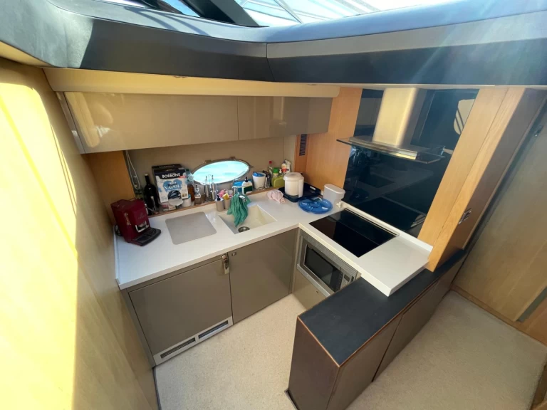 Location Bateau à moteur à Naples - Princess V 52