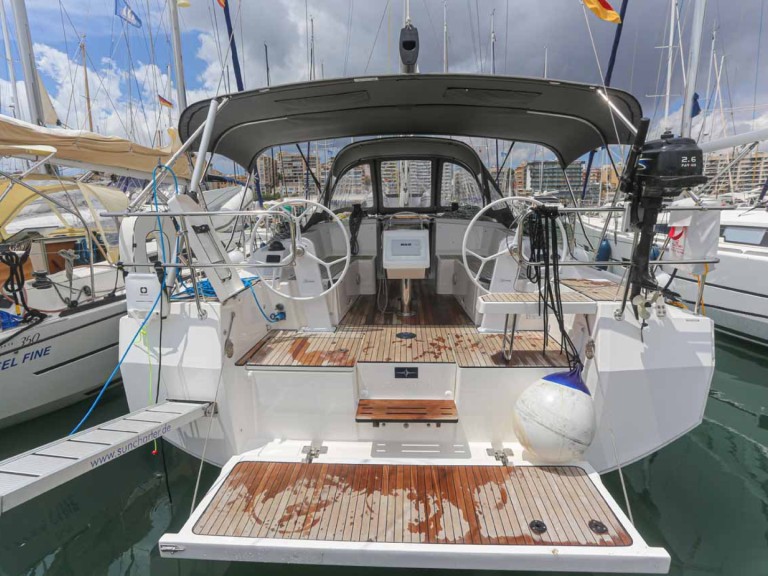 Louez un Bavaria Bavaria C38 à Lefkáda