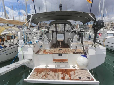 Hyr en Bavaria Bavaria C38 Lefkáda 